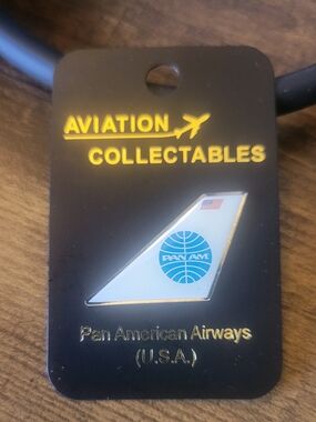 PAN AM AIRLINES TAIL - Collectable Enamel Pin - White & Blue